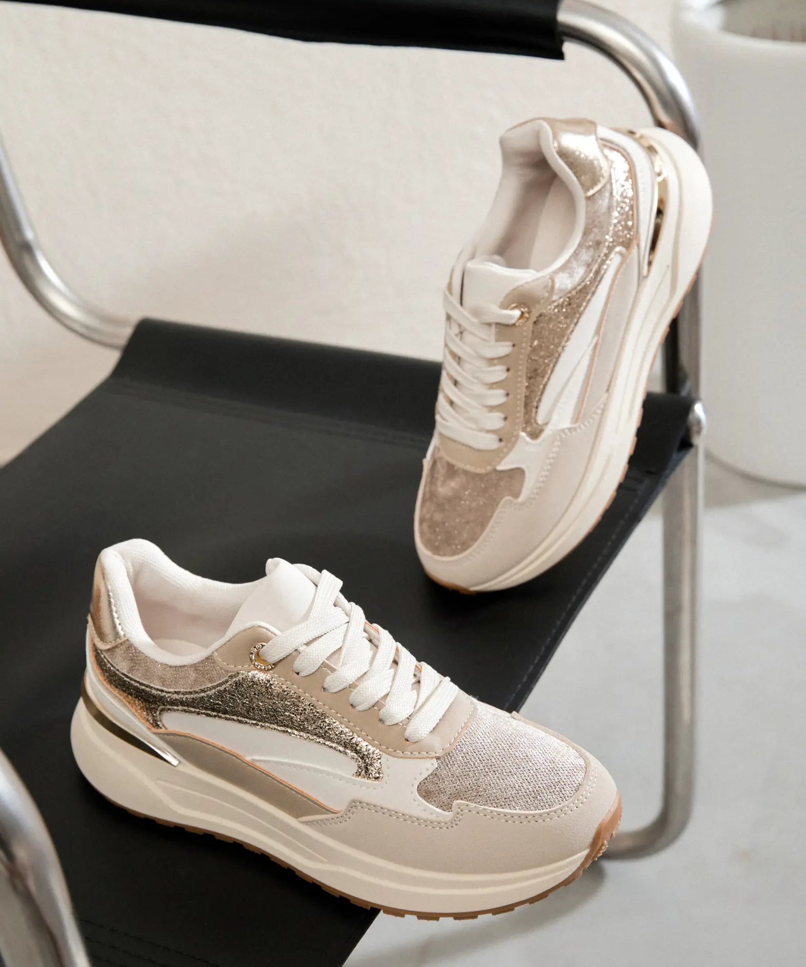 SNEAKERS CHUNKY BEIGE ET DORÉES FEMME STYLE TENDANCE - Casualmode.fr