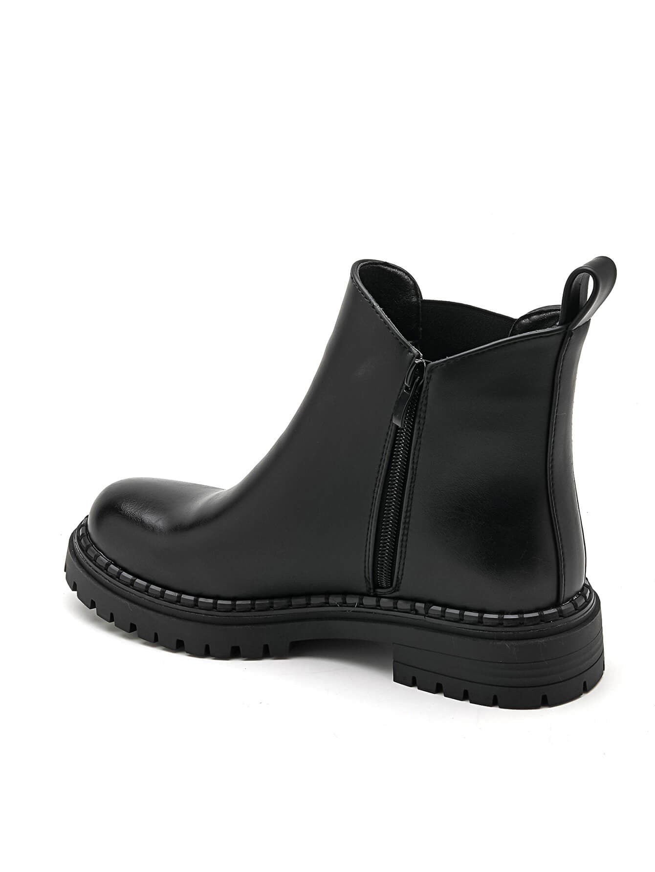 BOTTINES CHELSEA NOIRES EN SIMILI CUIR AVEC SEMELLE CRANTÉE - Casualmode.fr