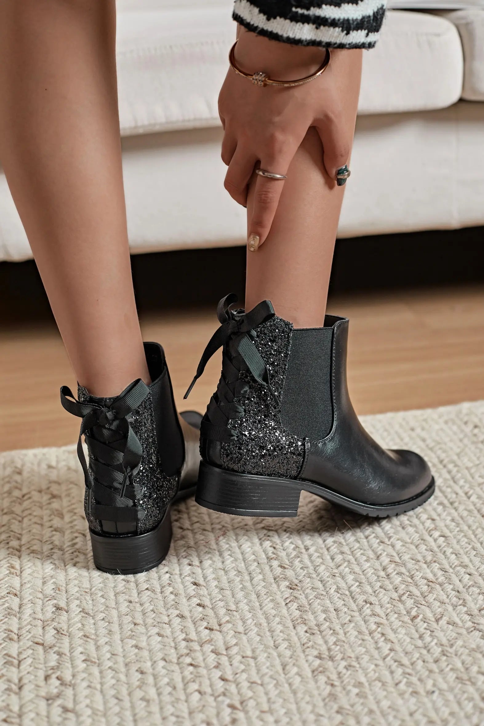 BOTTINES CHELSEA NOIRES FEMME AVEC PAILLETTES ET NŒUD SATIN - Casualmode.fr