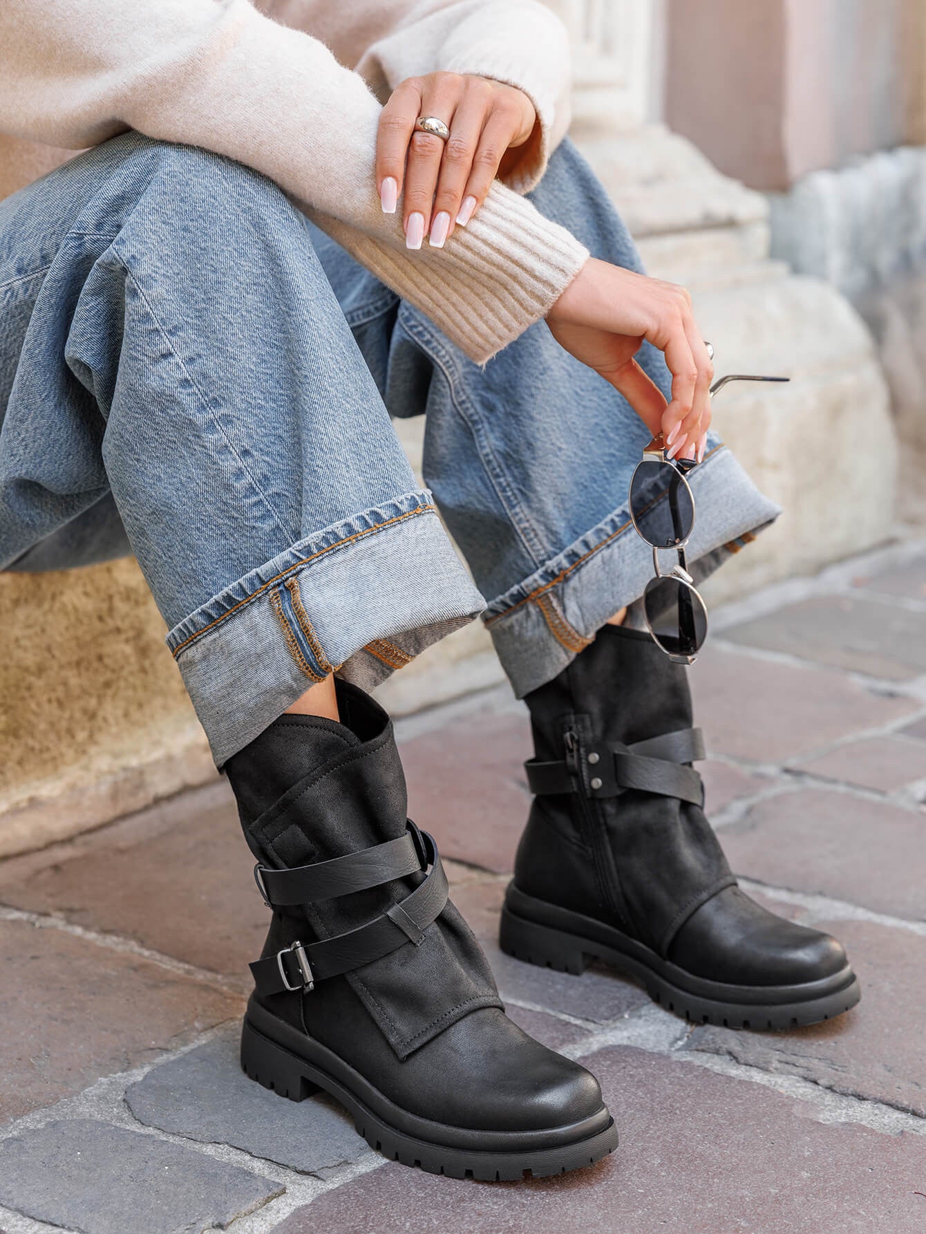 BOTTES NOIRES BIKER – STYLE URBAIN TENDANCE - Casualmode.fr