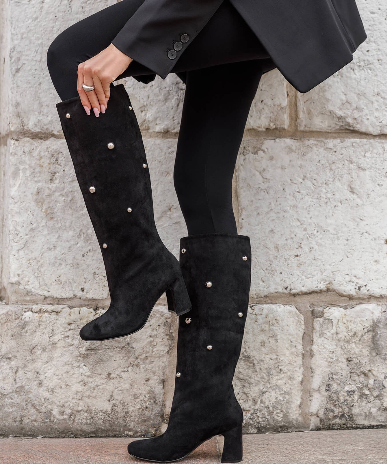 BOTTES NOIRES HAUTES À PERLES – ÉLÉGANCE ET TENDANCE - Casualmode.fr