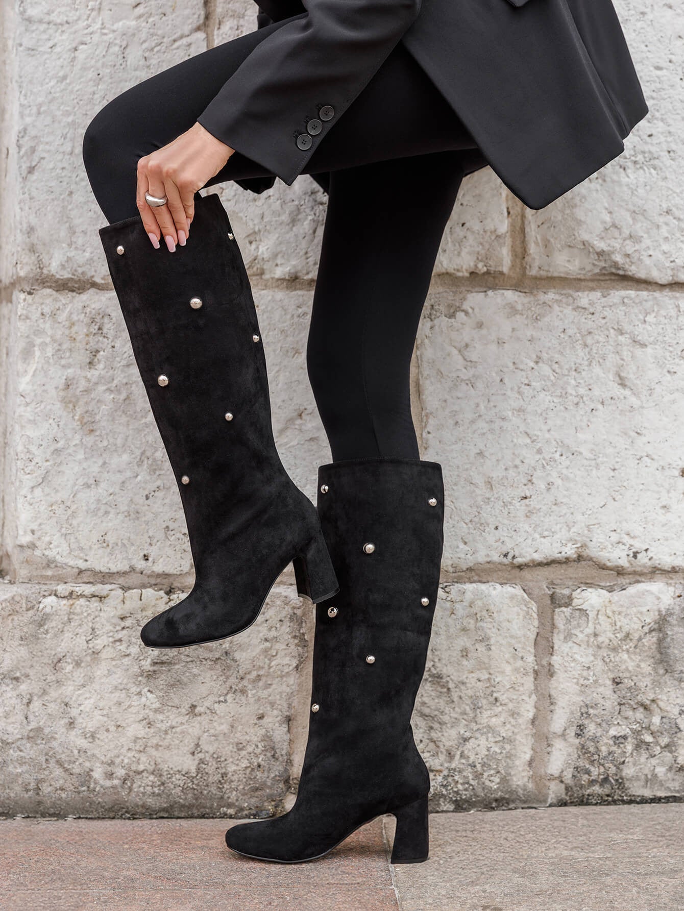 BOTTES NOIRES HAUTES À PERLES – ÉLÉGANCE ET TENDANCE - Casualmode.fr
