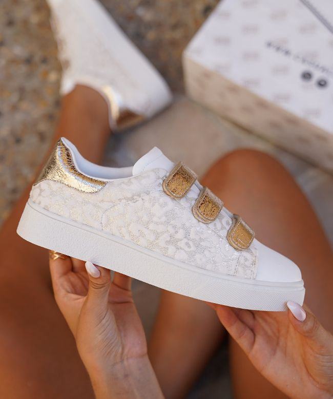 BASKETS FEMME BLANCHES SCRATCHS DORÉS - Casualmode.fr