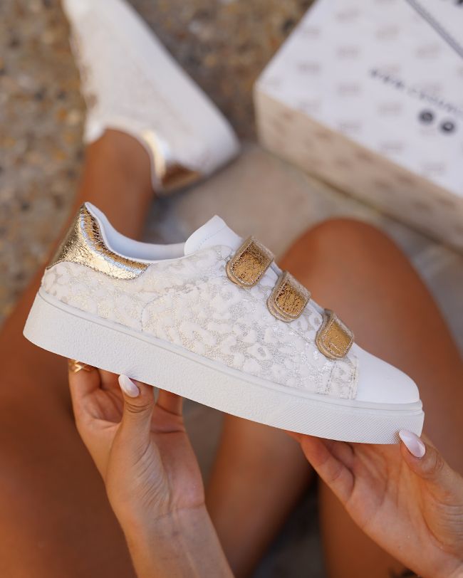 BASKETS FEMME BLANCHES SCRATCHS DORÉS - Casualmode.fr