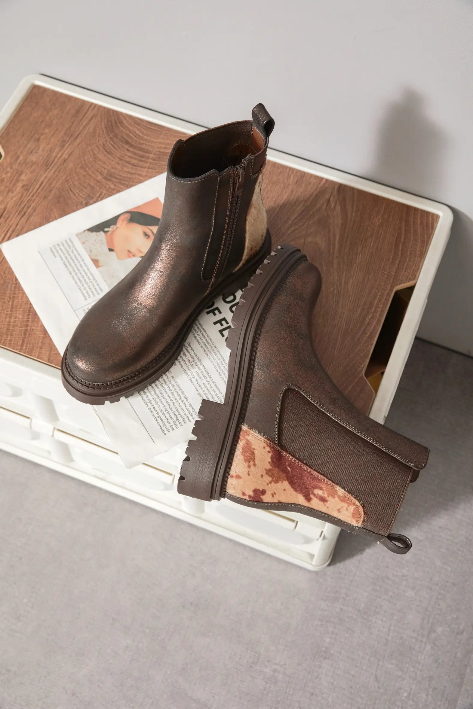 BOTTINES CHELSEA MARRON – DÉTAIL LÉOPARD - Casualmode.fr