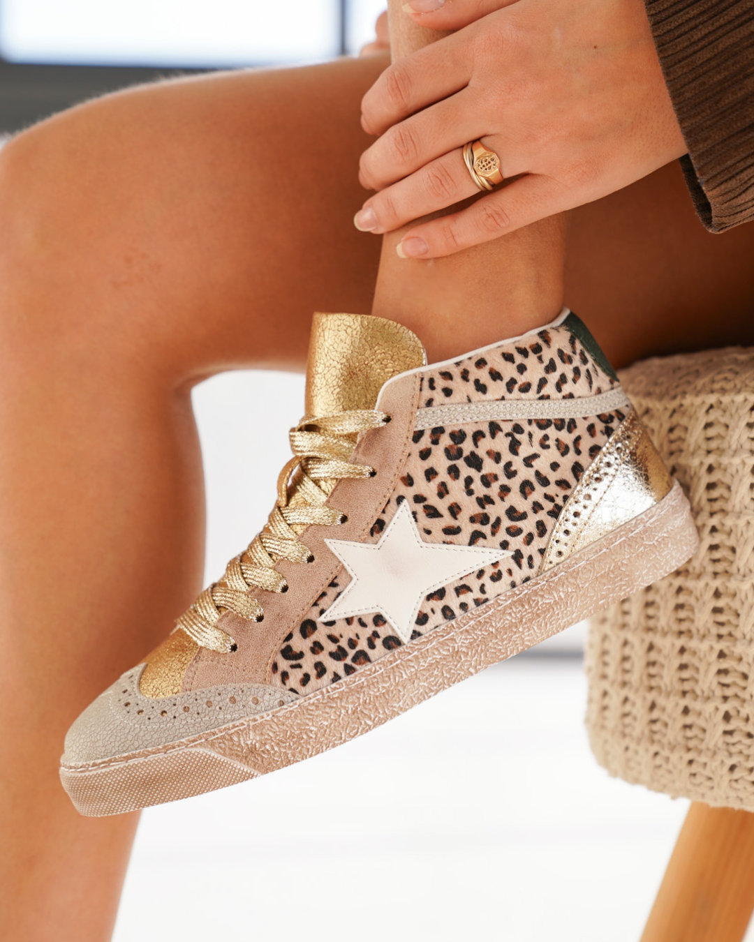 BASKETS MONTANTES FEMME LÉOPARD ET DORÉ - Casualmode.fr