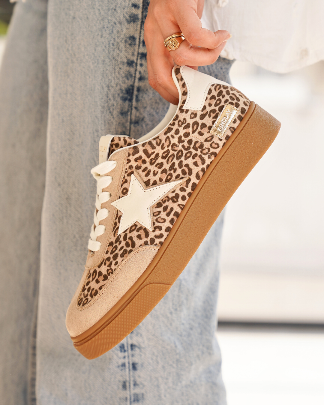 Basket femme semelle marron étoile léopard à lacets - Perrine - Casualmode.fr