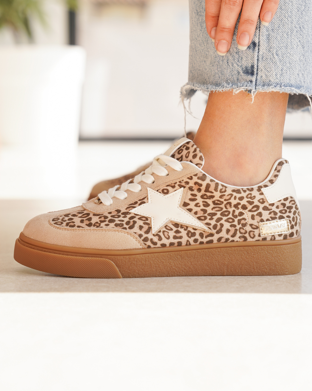 Basket femme semelle marron étoile léopard à lacets - Perrine - Casualmode.fr
