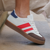 BASKETS BLANCHES À BANDES ROUGES ET DÉTAILS MARINE - Casualmode.fr