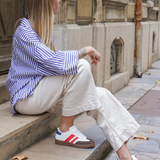 BASKETS BLANCHES À BANDES ROUGES ET DÉTAILS MARINE - Casualmode.fr