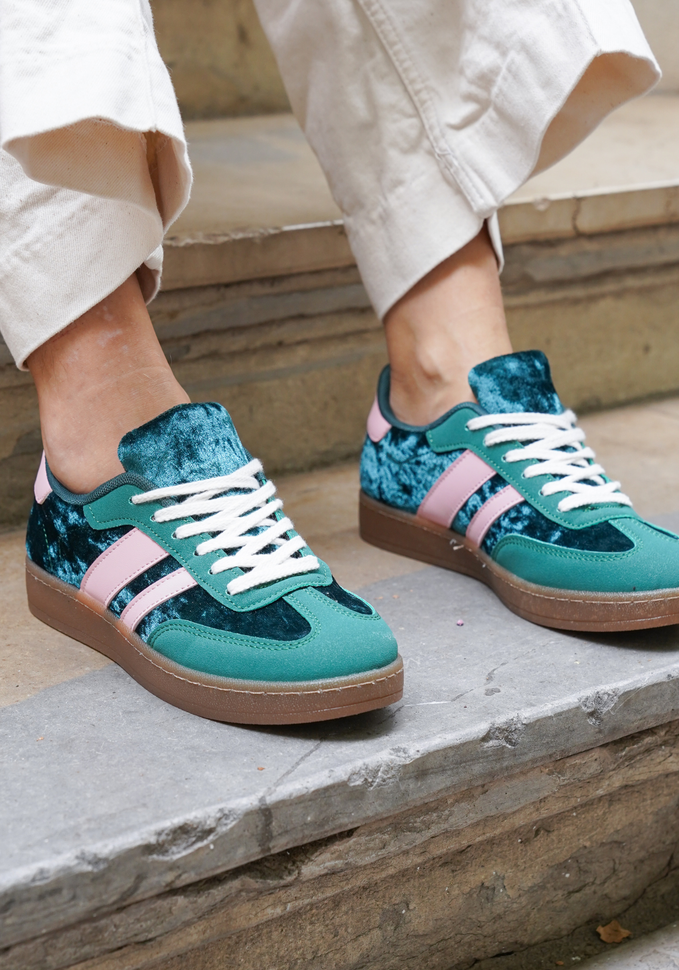 BASKETS VERTES ET ROSES A LACETS - Casualmode.fr