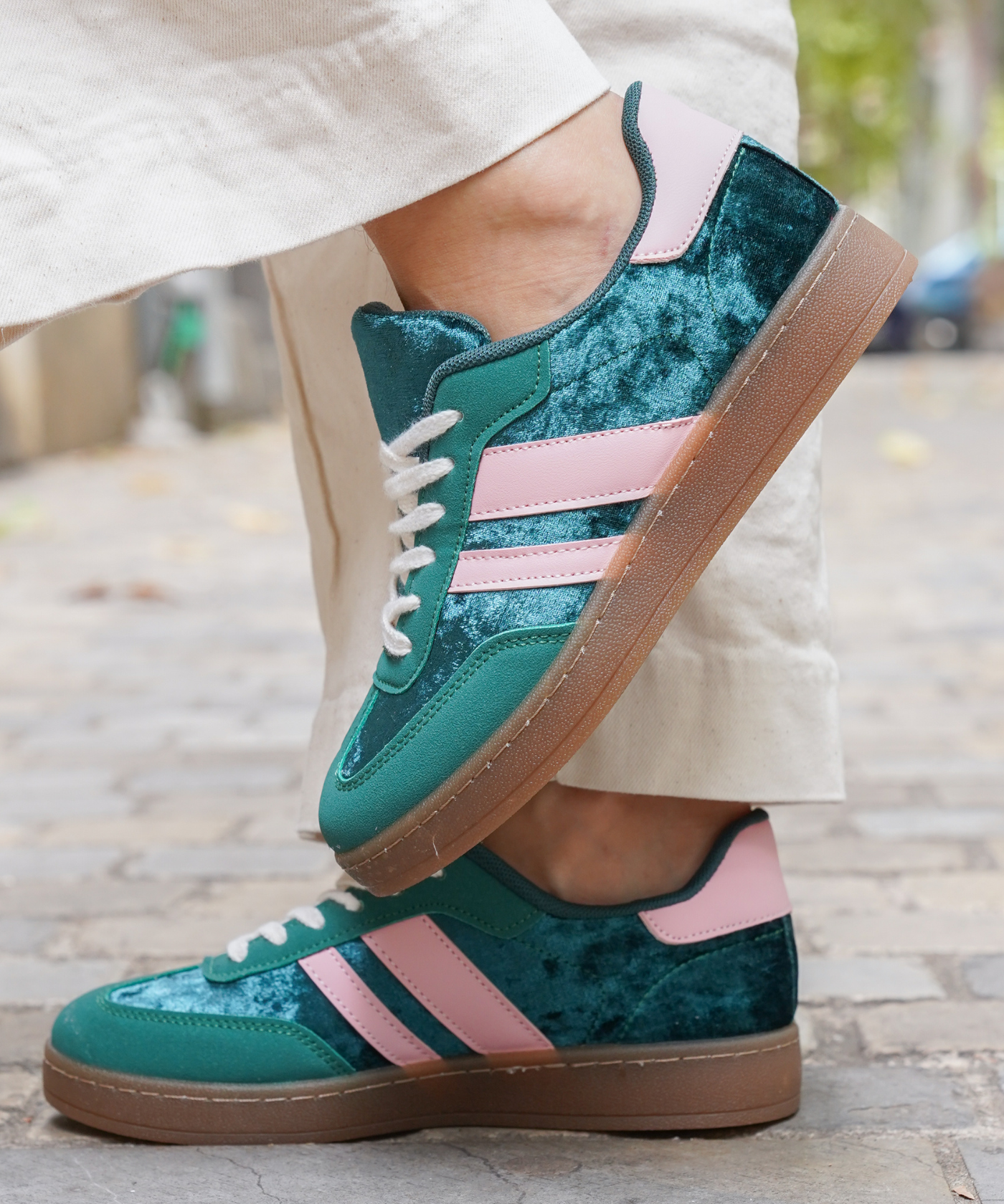 BASKETS VERTES ET ROSES A LACETS - Casualmode.fr