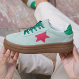 BASKETS VERT CLAIR ÉTOILE ROUGE – STYLE URBAIN CHIC - Casualmode.fr