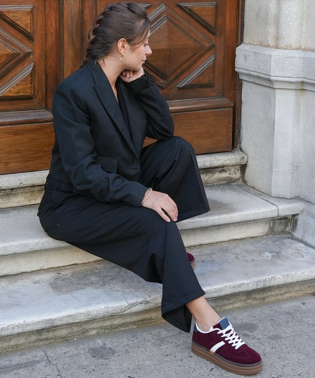 BASKETS BORDEAUX AVEC DÉTAILS BLANCS SEMELLE ÉPAISSE - Casualmode.fr