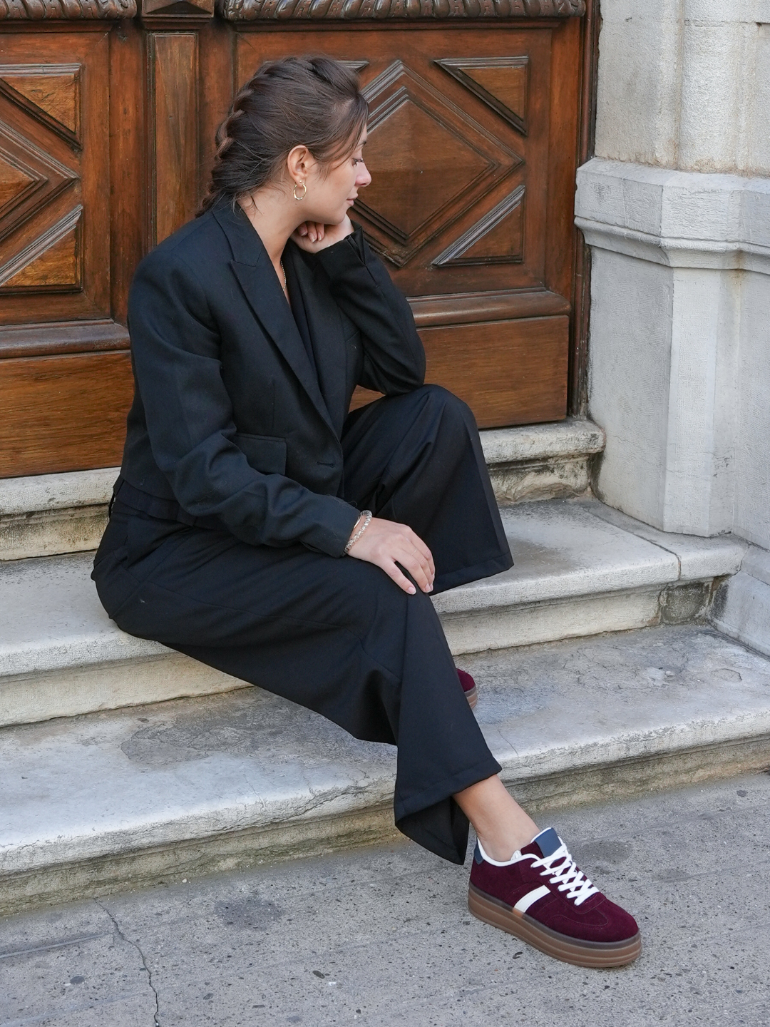 BASKETS BORDEAUX AVEC DÉTAILS BLANCS SEMELLE ÉPAISSE - Casualmode.fr