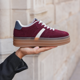 BASKETS BORDEAUX AVEC DÉTAILS BLANCS SEMELLE ÉPAISSE - Casualmode.fr
