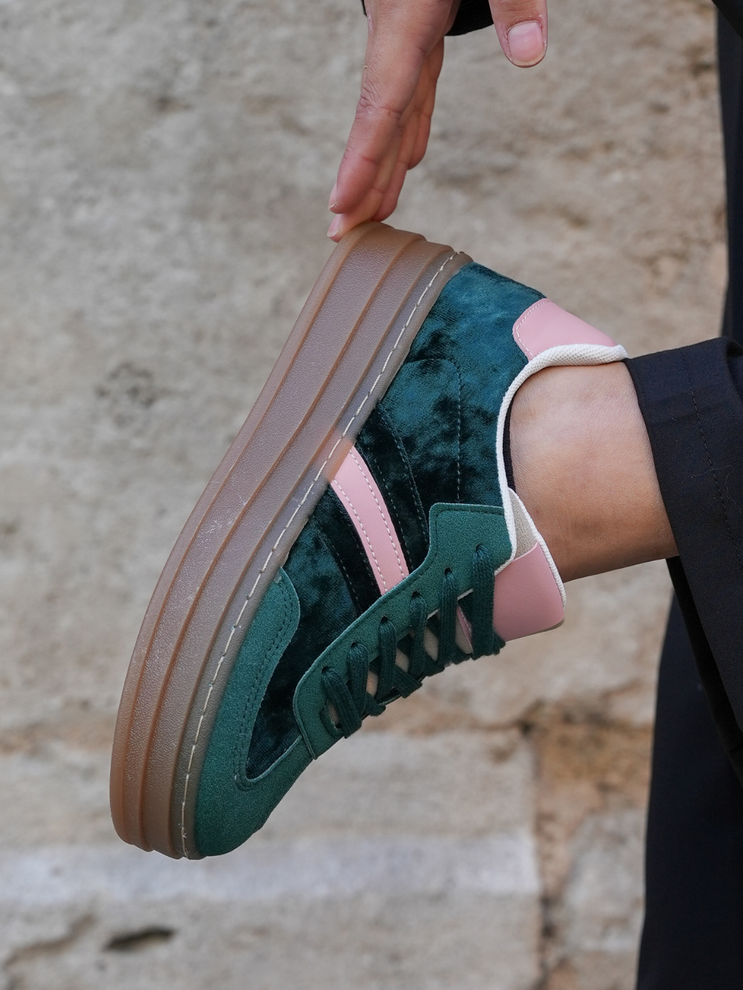 BASKETS FEMME VERTES ET ROSES - Casualmode.fr