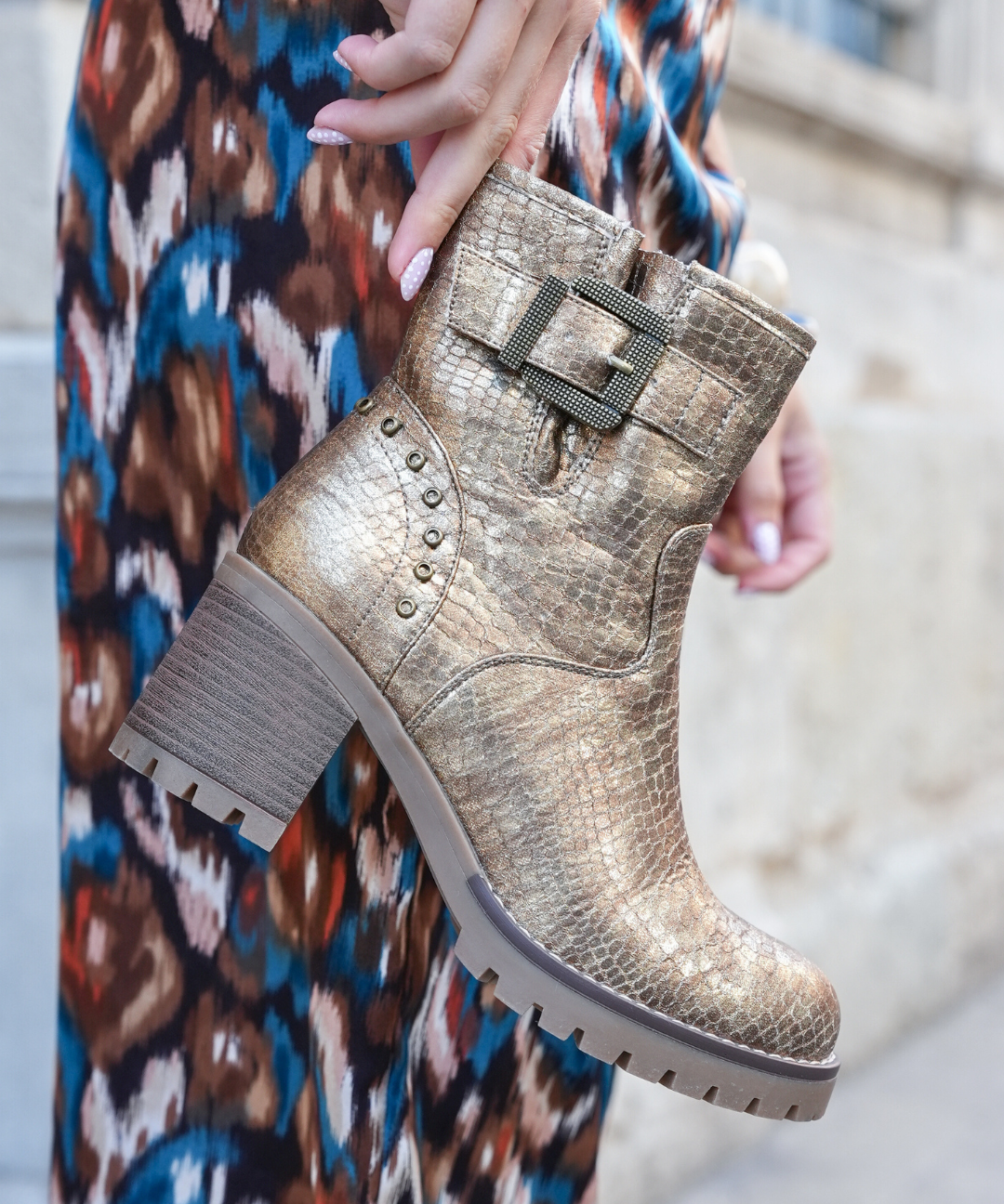 BOTTINES DORÉES EFFET CROCO À TALONS - Casualmode.fr