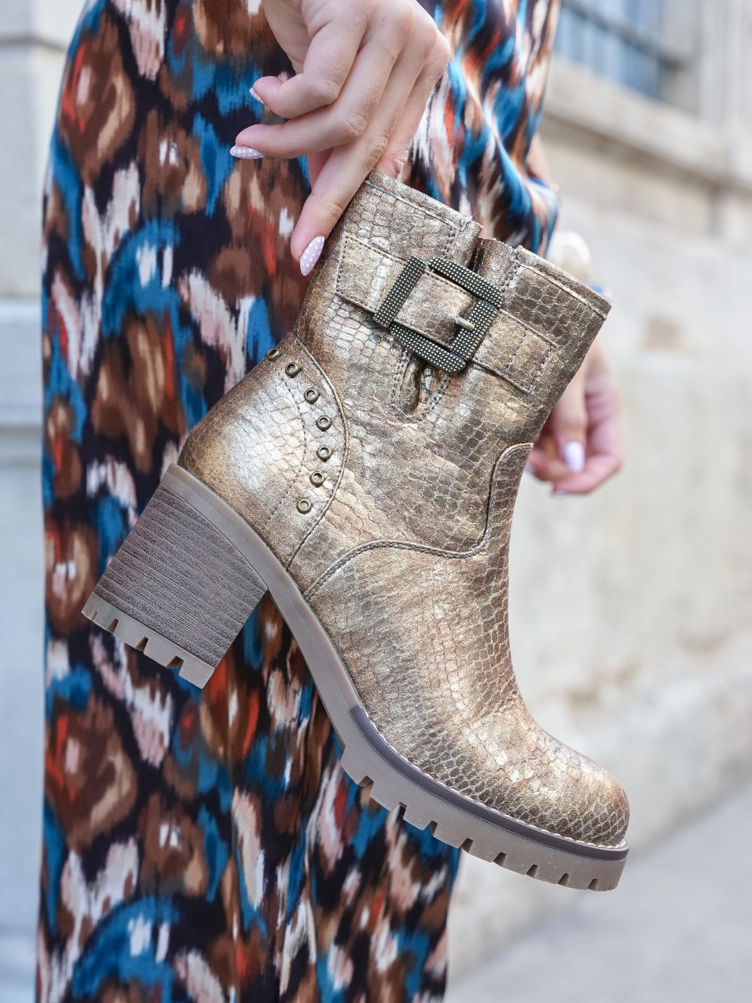 BOTTINES DORÉES EFFET CROCO À TALONS - Casualmode.fr