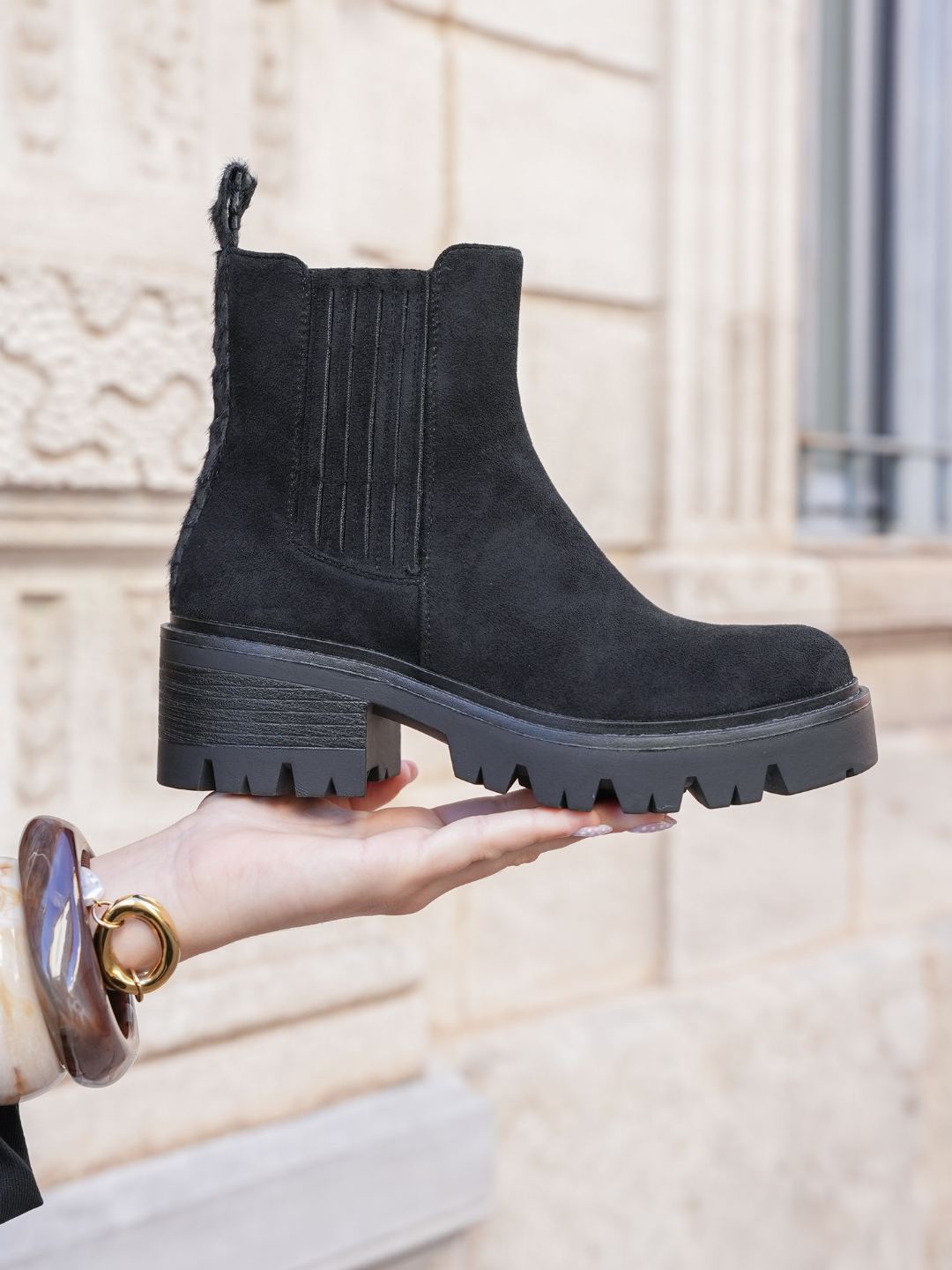 BOTTINES NOIRES EN SUÉDINE AVEC DOUBLURE FOURRÉE - Casualmode.fr