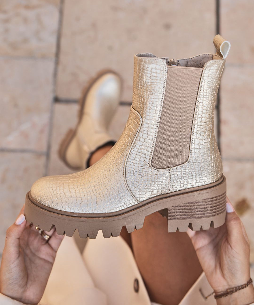 BOTTINES DORÉES À SEMELLE ÉPAISSE - Casualmode.fr