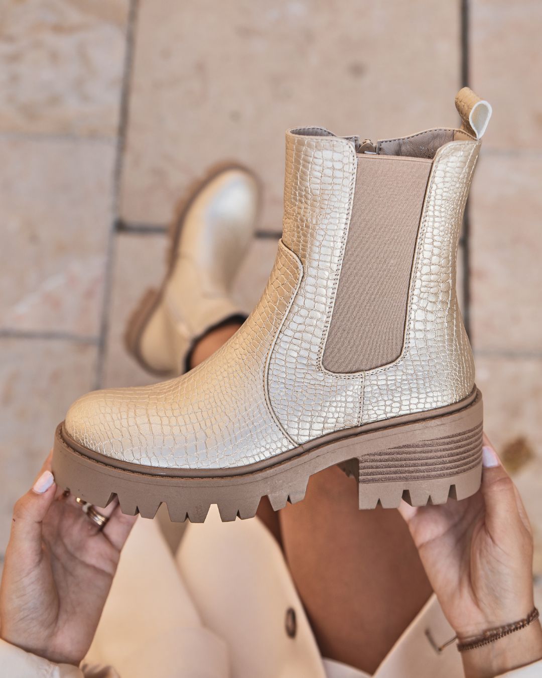 BOTTINES DORÉES À SEMELLE ÉPAISSE - Casualmode.fr