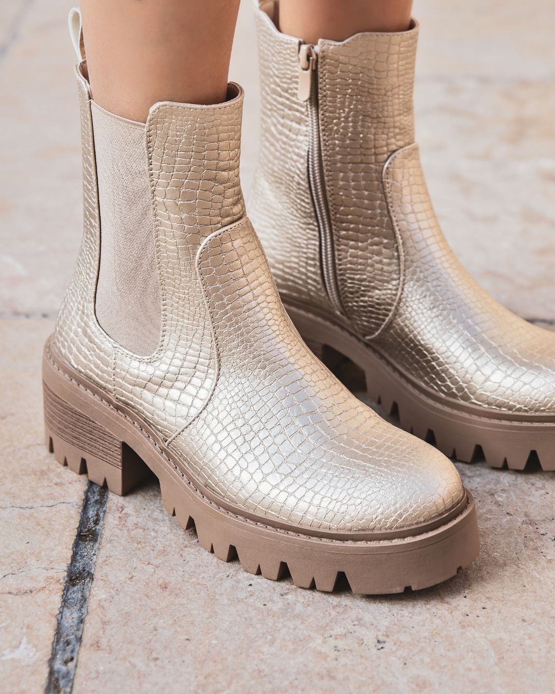 BOTTINES DORÉES À SEMELLE ÉPAISSE - Casualmode.fr