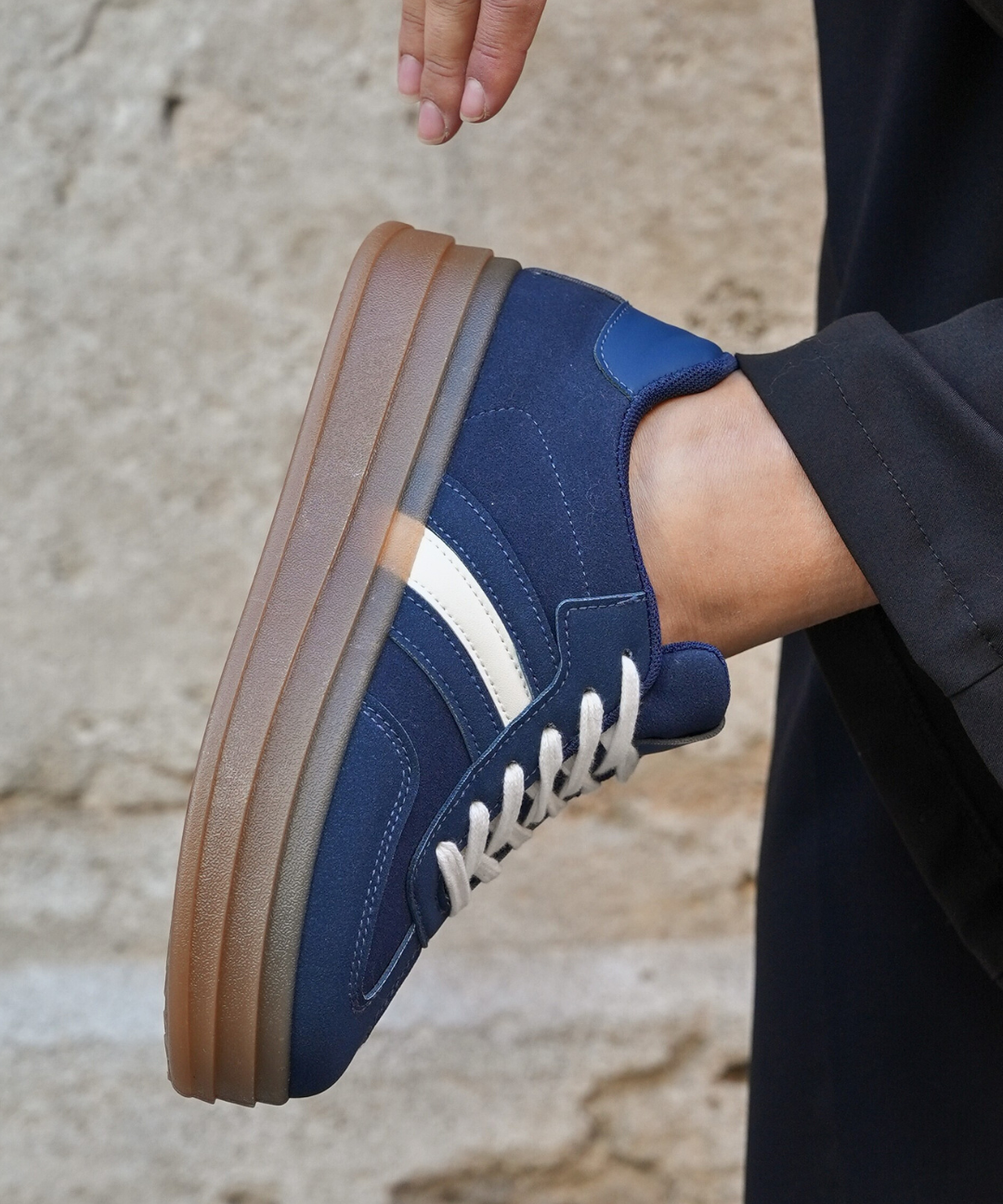 BASKETS PLATEFORME BLEU MARINE À SEMELLE EPAISSE - Casualmode.fr