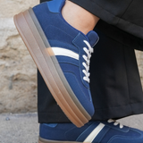 BASKETS PLATEFORME BLEU MARINE À SEMELLE EPAISSE - Casualmode.fr