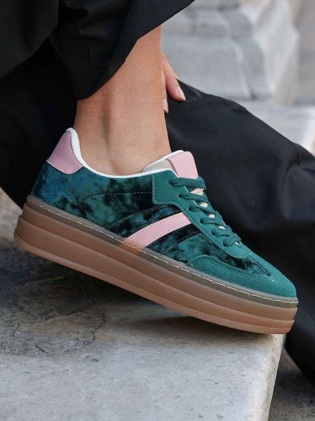 BASKETS FEMME VERTES ET ROSES - Casualmode.fr