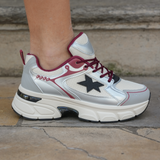 SNEAKERS ARGENTÉES ET BORDEAUX - Casualmode.fr