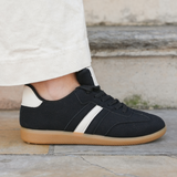 SNEAKERS NOIRES À BANDE BLANCHE STYLE RETRO - Casualmode.fr