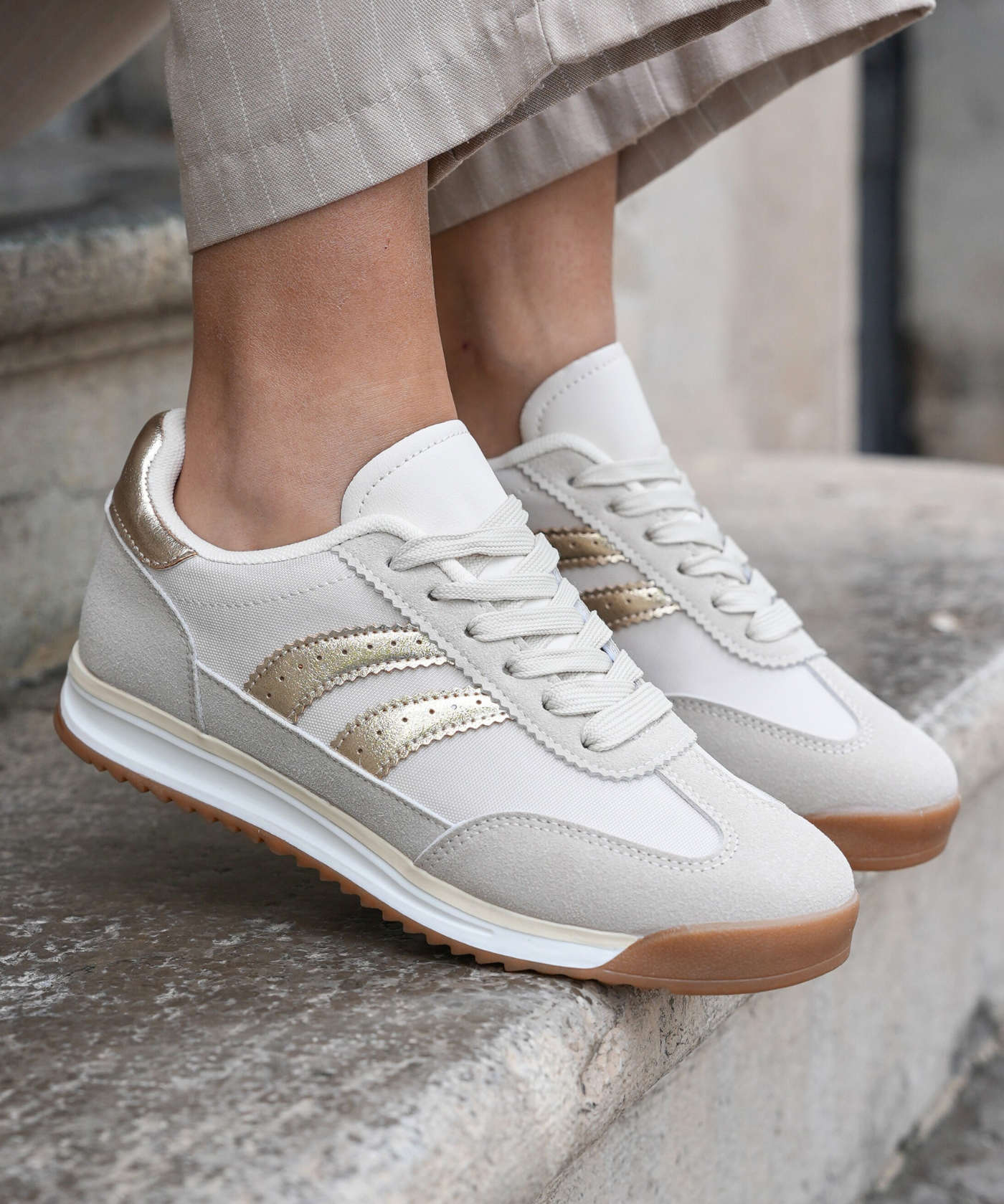 BASKETS FEMME BEIGES A LACETS - Casualmode.fr