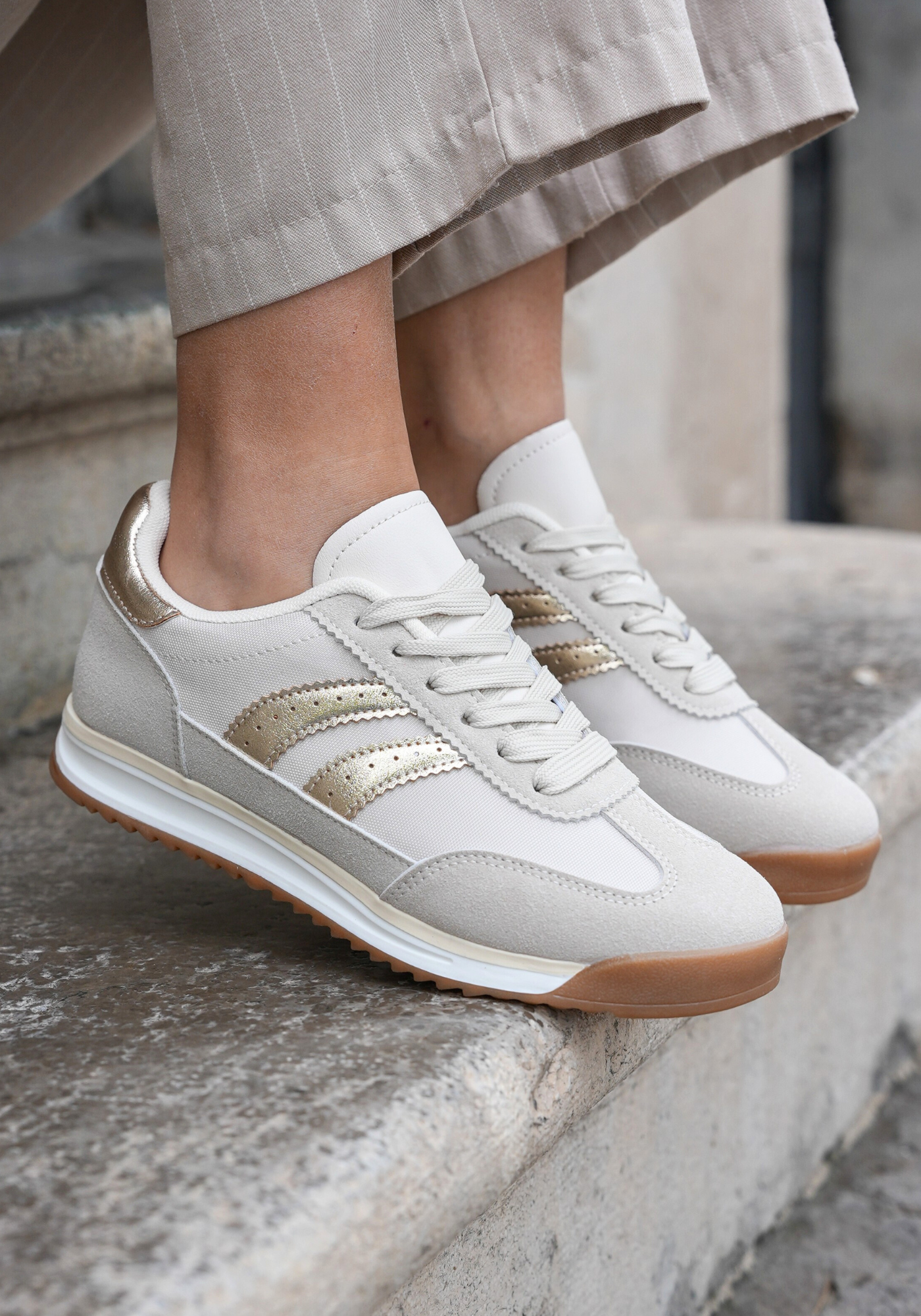 BASKETS FEMME BEIGES A LACETS - Casualmode.fr