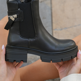 BOTTINES NOIRES CHELSEA – DÉTAIL MÉTALLIQUE - Casualmode.fr