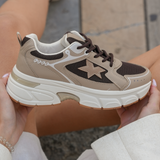 SNEAKERS BEIGE ET MARRON - Casualmode.fr