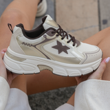 SNEAKERS BLANCHES ET CHOCOLAT - Casualmode.fr