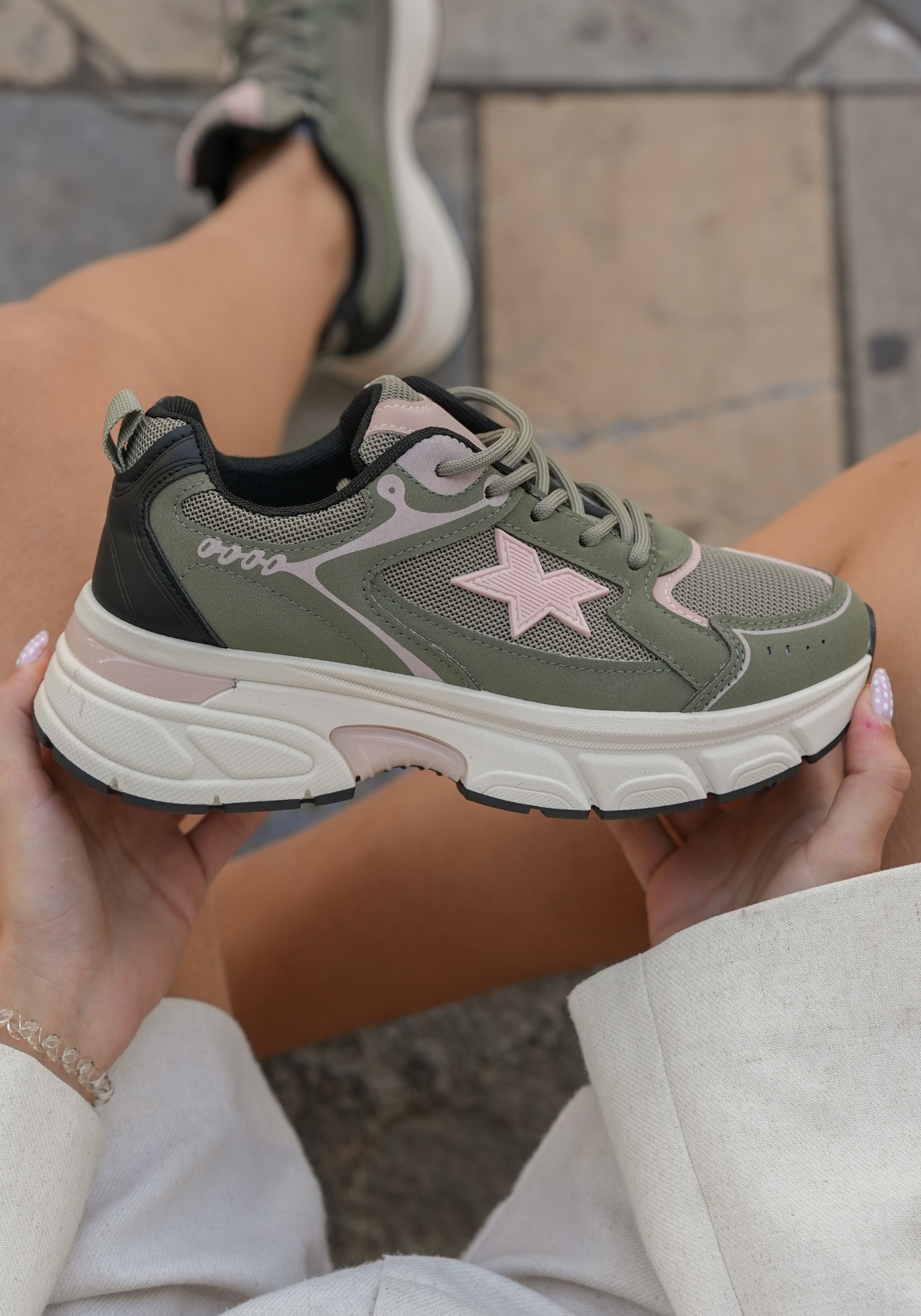 SNEAKERS ÉTOILE VERTES ET ROSES - Casualmode.fr