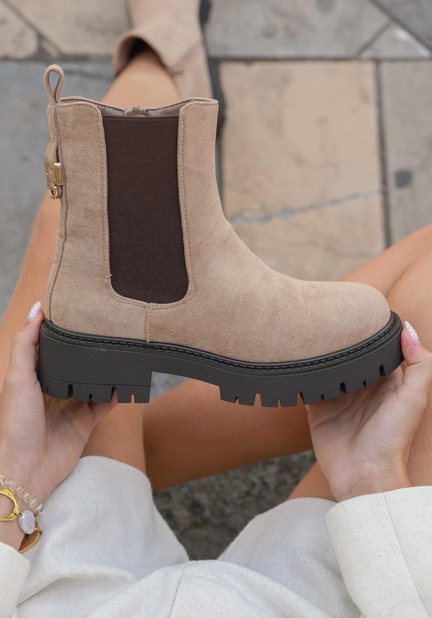 BOTTINES BEIGE CHELSEA – SEMELLE CRANTÉE - Casualmode.fr