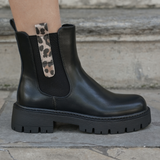 BOTTINES NOIRES CHELSEA ÉLASTIQUE – DÉTAIL LÉOPARD - Casualmode.fr