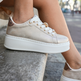 SNEAKERS PLATEFORME DORÉES FEMME AVEC DÉTAIL BIJOU - Casualmode.fr