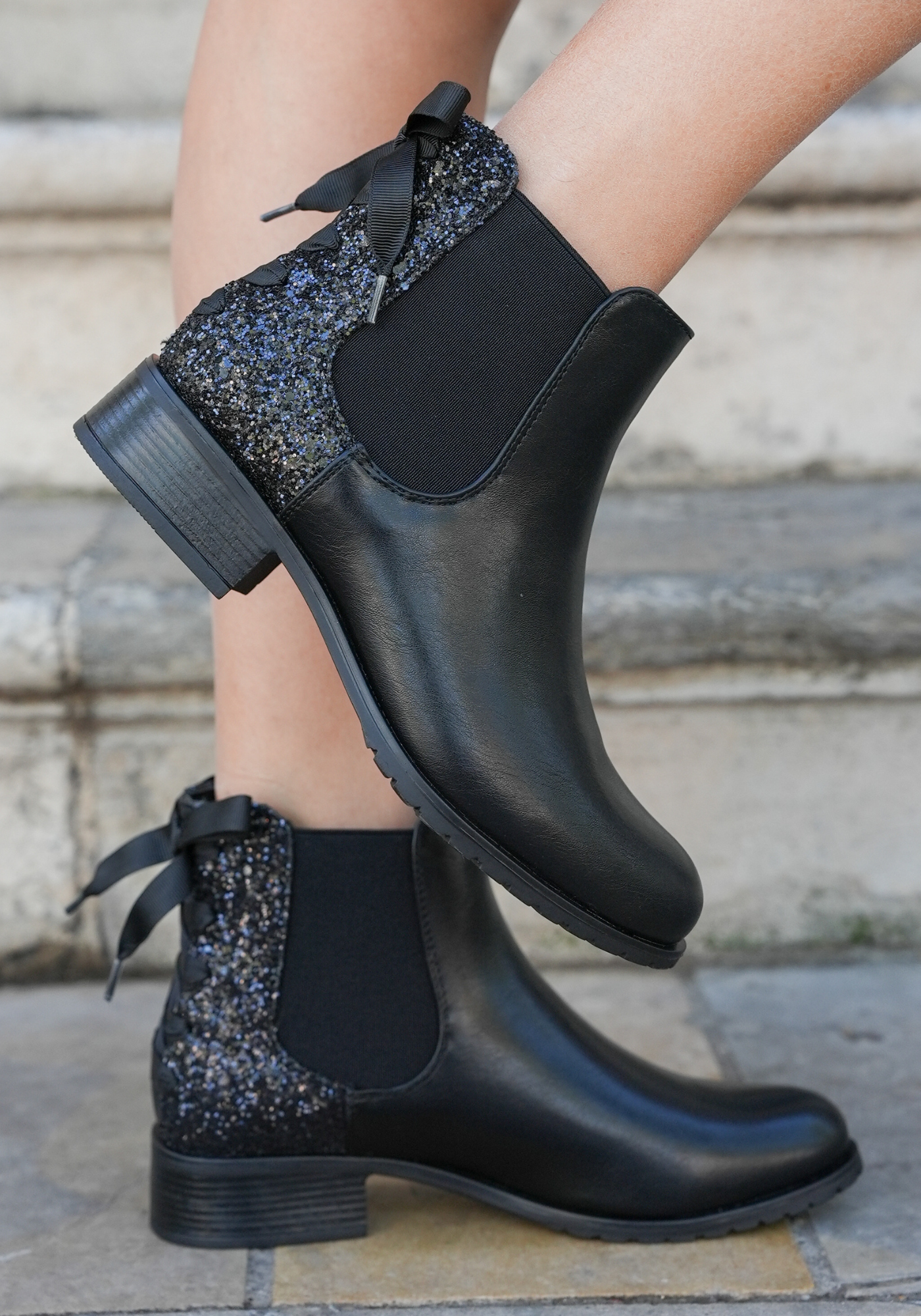 BOTTINES CHELSEA NOIRES FEMME AVEC PAILLETTES ET NŒUD SATIN - Casualmode.fr