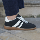 SNEAKERS NOIRES FEMME STYLE RÉTRO AVEC SEMELLE GOMME - Casualmode.fr