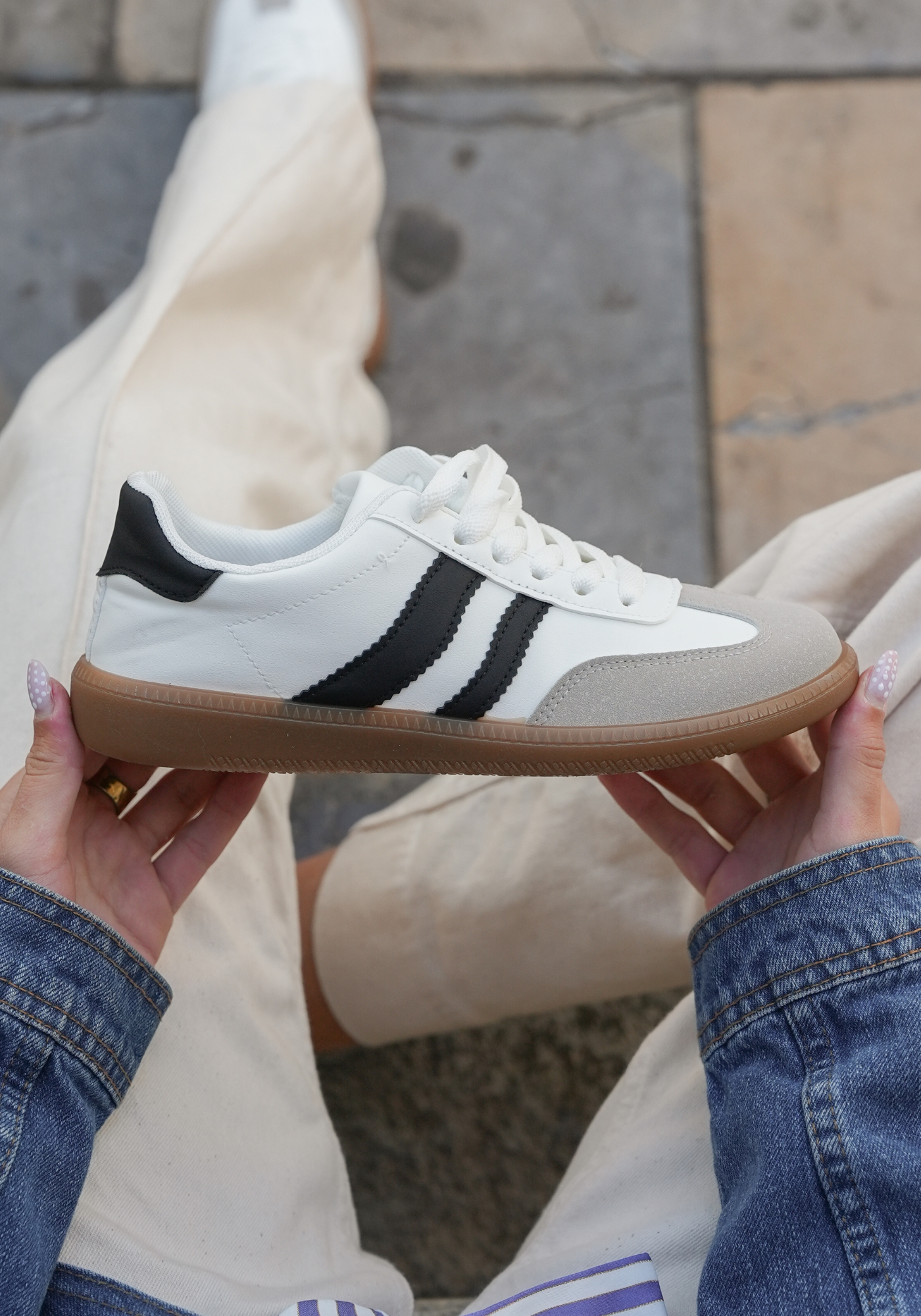 SNEAKERS BLANCHES FEMME STYLE RÉTRO AVEC SEMELLE GOMME - Casualmode.fr