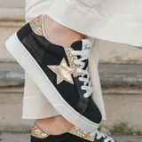 BASKETS FEMME NOIRES ÉTOILE DORÉE ET PAILLETTES - Casualmode.fr