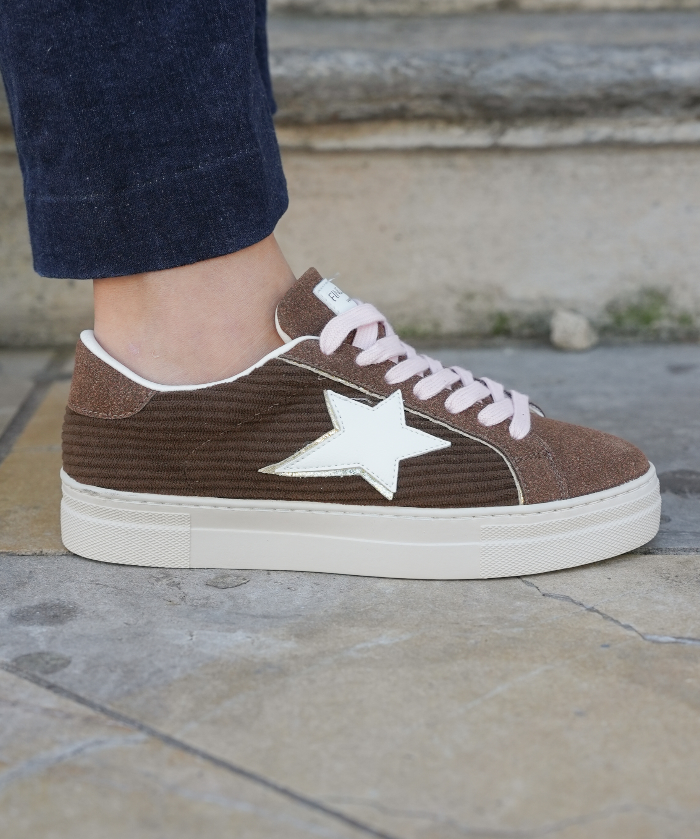 BASKETS FEMME MARRON ÉTOILE BLANCHE SEMELLE ÉPAISSE - Casualmode.fr