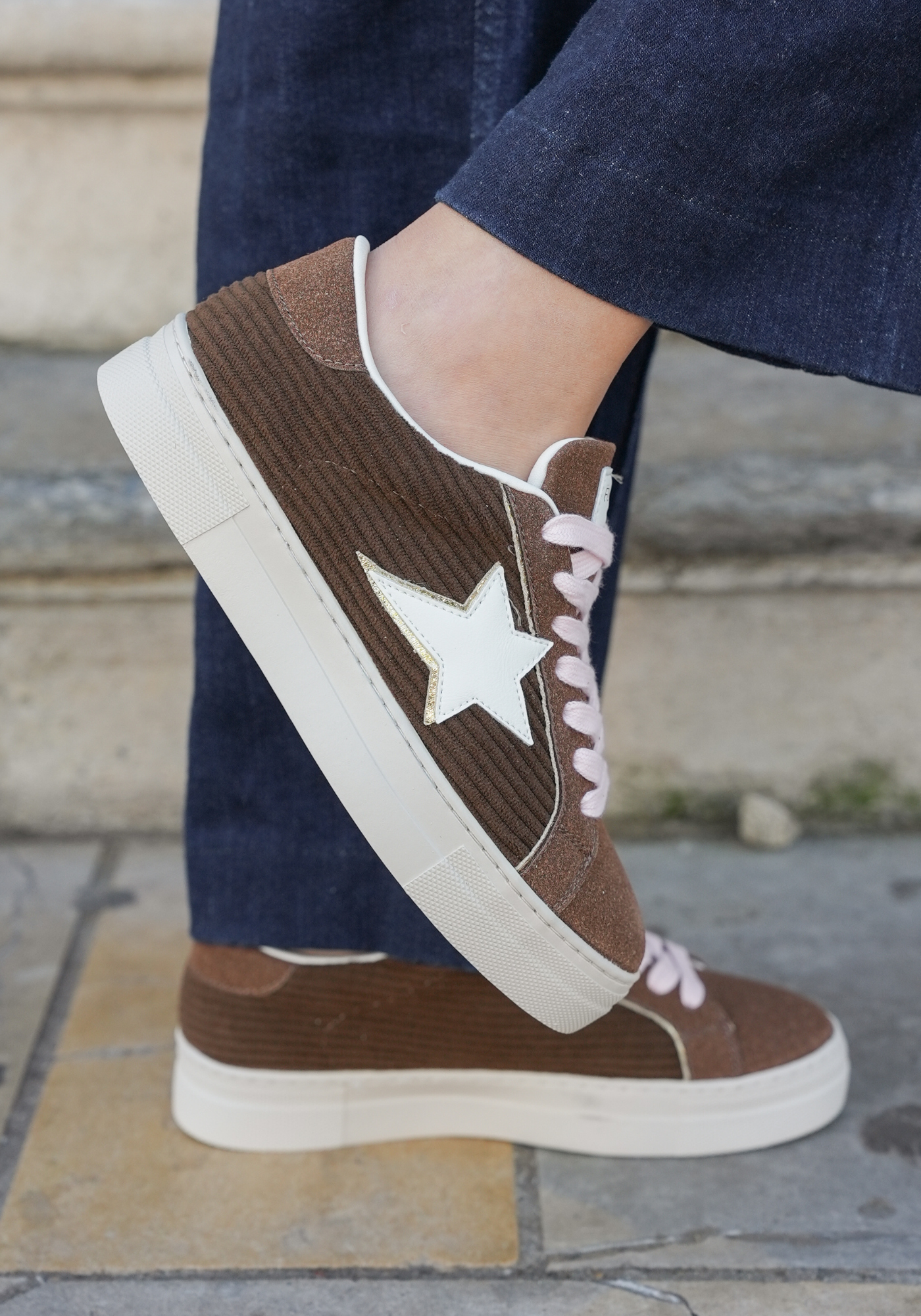 BASKETS FEMME MARRON ÉTOILE BLANCHE SEMELLE ÉPAISSE - Casualmode.fr