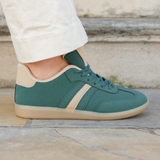 SNEAKERS VERTES À BANDE BEIGE STYLE RETRO - Casualmode.fr