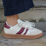 SNEAKERS BLANCHES ET BORDEAUX FEMME AVEC SEMELLE GOMME - Casualmode.fr