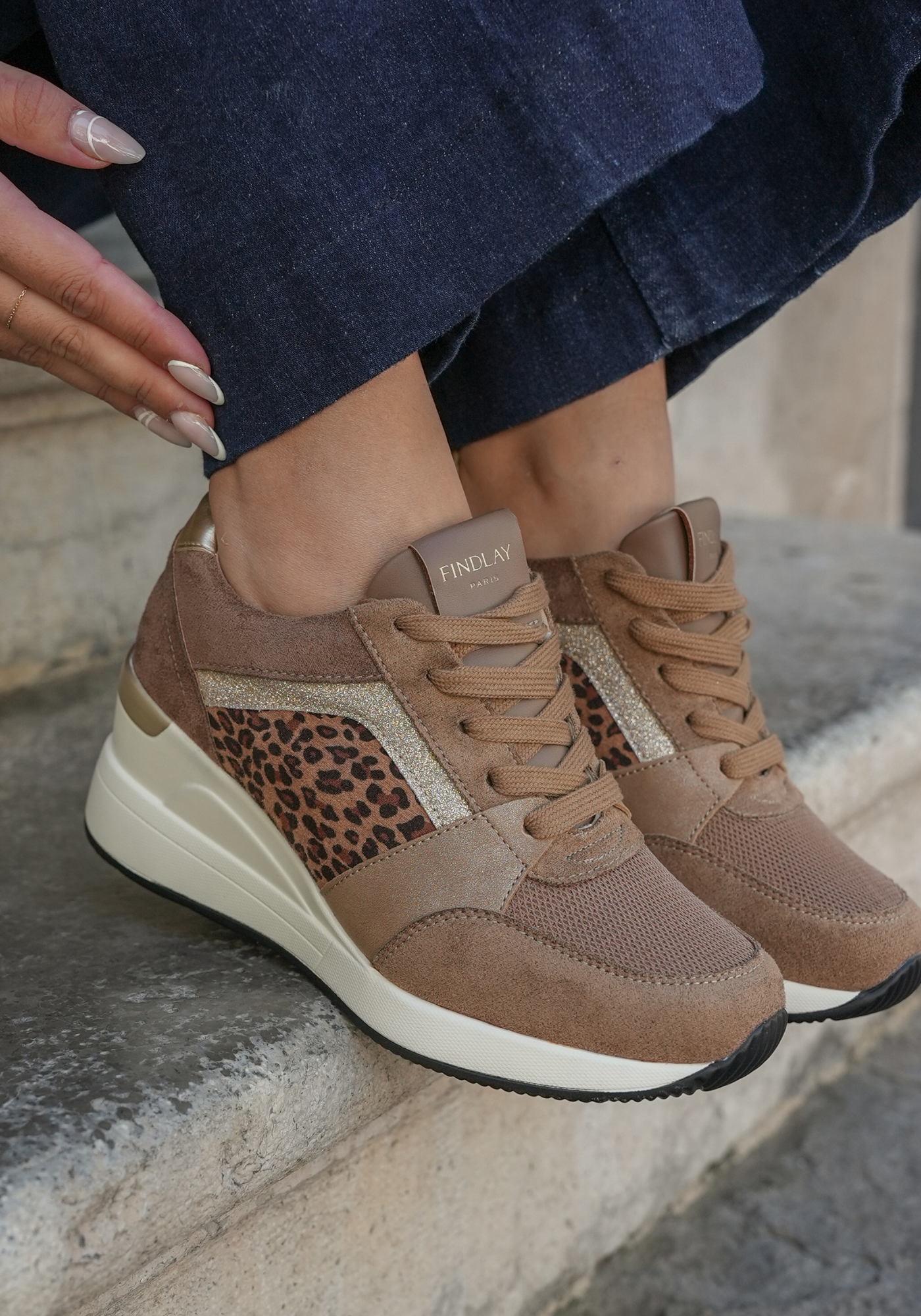 BASKETS COMPENSÉES BEIGE AVEC DÉTAIL LÉOPARD - Casualmode.fr